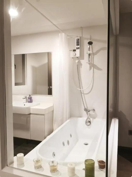 1108 M² Dengan 2 Kamar Tidur Dan 2 Kamar Mandi Pribadi Di Pusat Kota *
