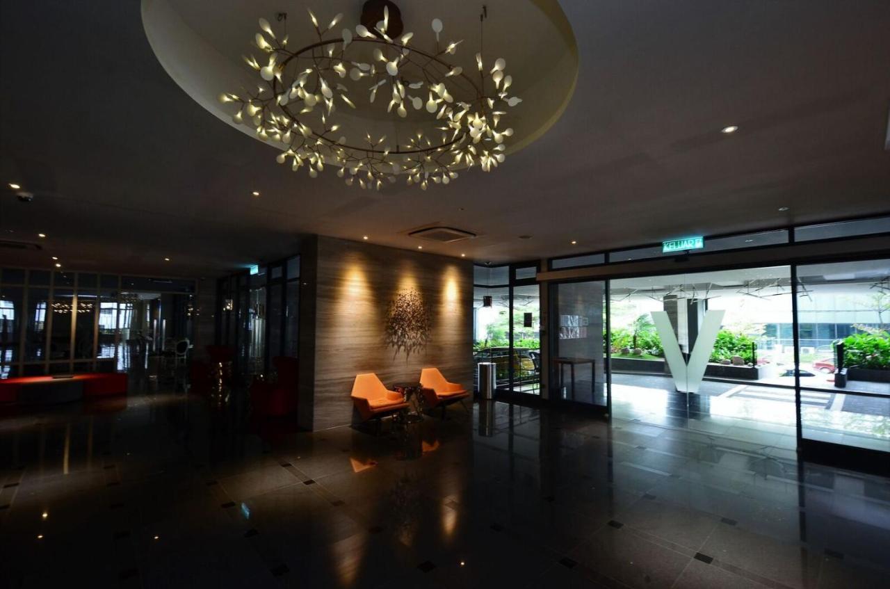 1108 M² Dengan 2 Kamar Tidur Dan 2 Kamar Mandi Pribadi Di Pusat Kota Apartemen