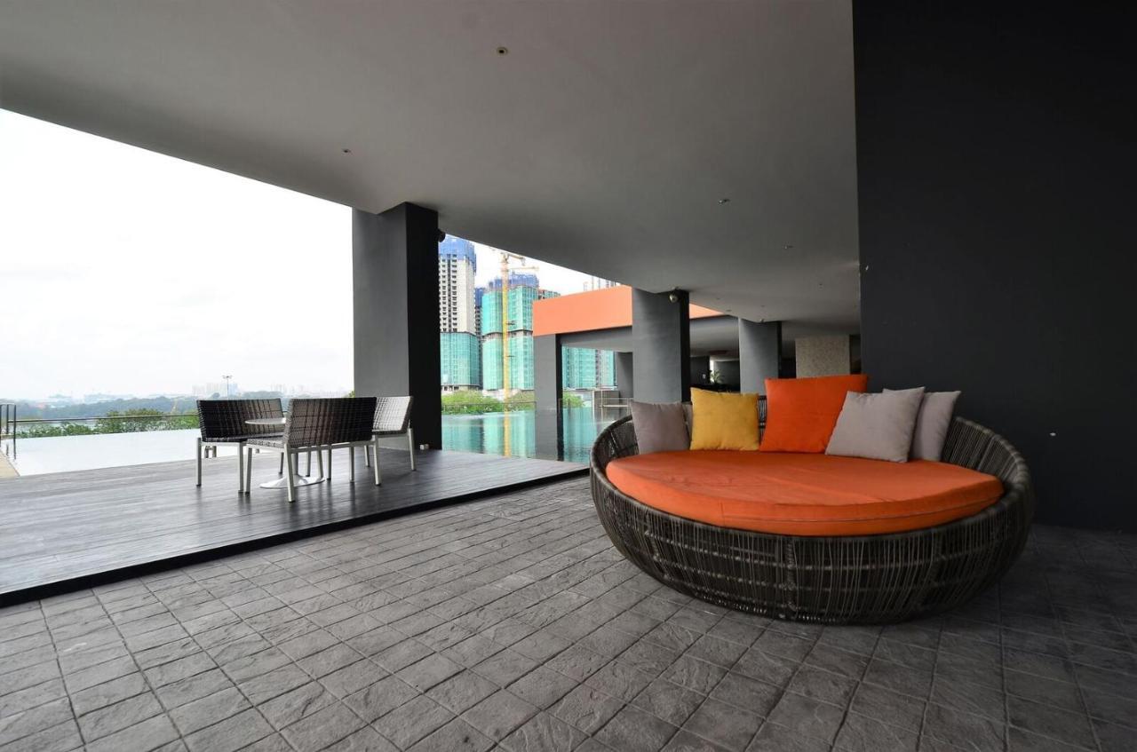 Apartemen 1108 M² Dengan 2 Kamar Tidur Dan 2 Kamar Mandi Pribadi Di Pusat Kota *