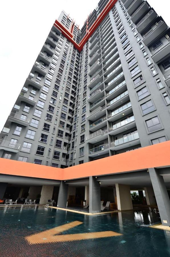 Apartemen 1108 M² Dengan 2 Kamar Tidur Dan 2 Kamar Mandi Pribadi Di Pusat Kota